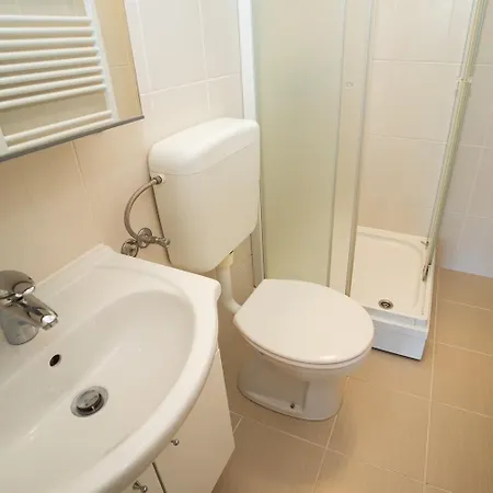 Podraduc Sa Pogledom Na Appartement