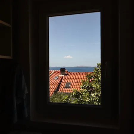 Podraduc Sa Pogledom Na Appartement Murter
