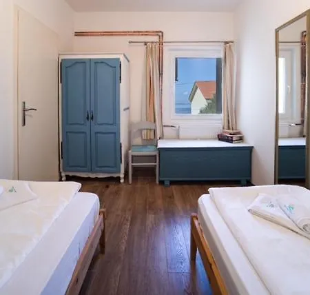 Podraduc Sa Pogledom Na Appartement Murter