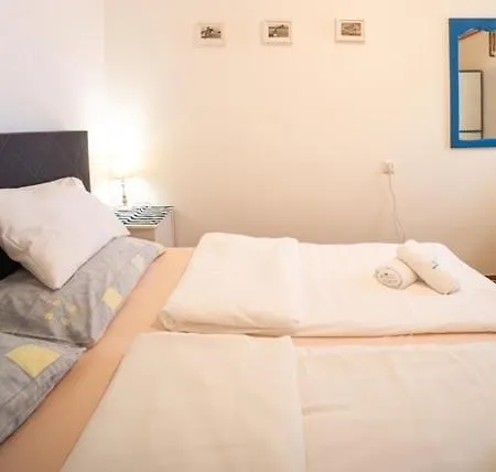 Podraduc Sa Pogledom Na Appartement *