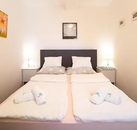 Podraduc Sa Pogledom Na Appartement