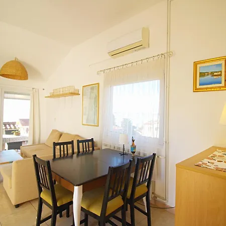 Podraduc Sa Pogledom Na Appartement Murter