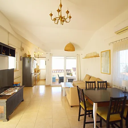 Podraduc Sa Pogledom Na Appartement Murter
